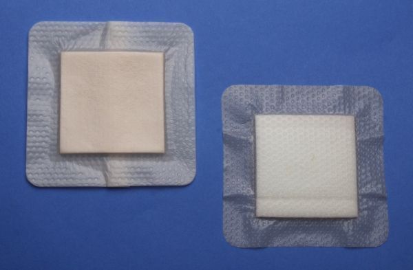 Пов'язка зз сріблом широкоі дії  ZeniFoam Ag Gentle Border (4&times;4- 10х10см) , коробка 10 шт ZE30044-AG-BX фото