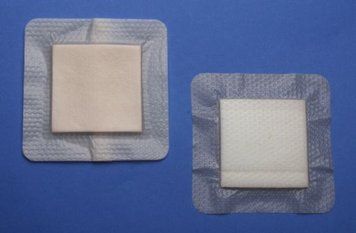 Повязка с серебром широкого действия ZeniFoam Ag Gentle Border ( 4&times;4- 10х10см) коробка 10 шт ZE30044-AG-OEM фото